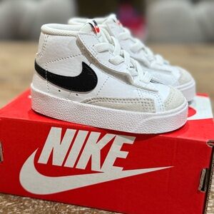 NEW Nike Toddler Blazer Mid 77 size 4c